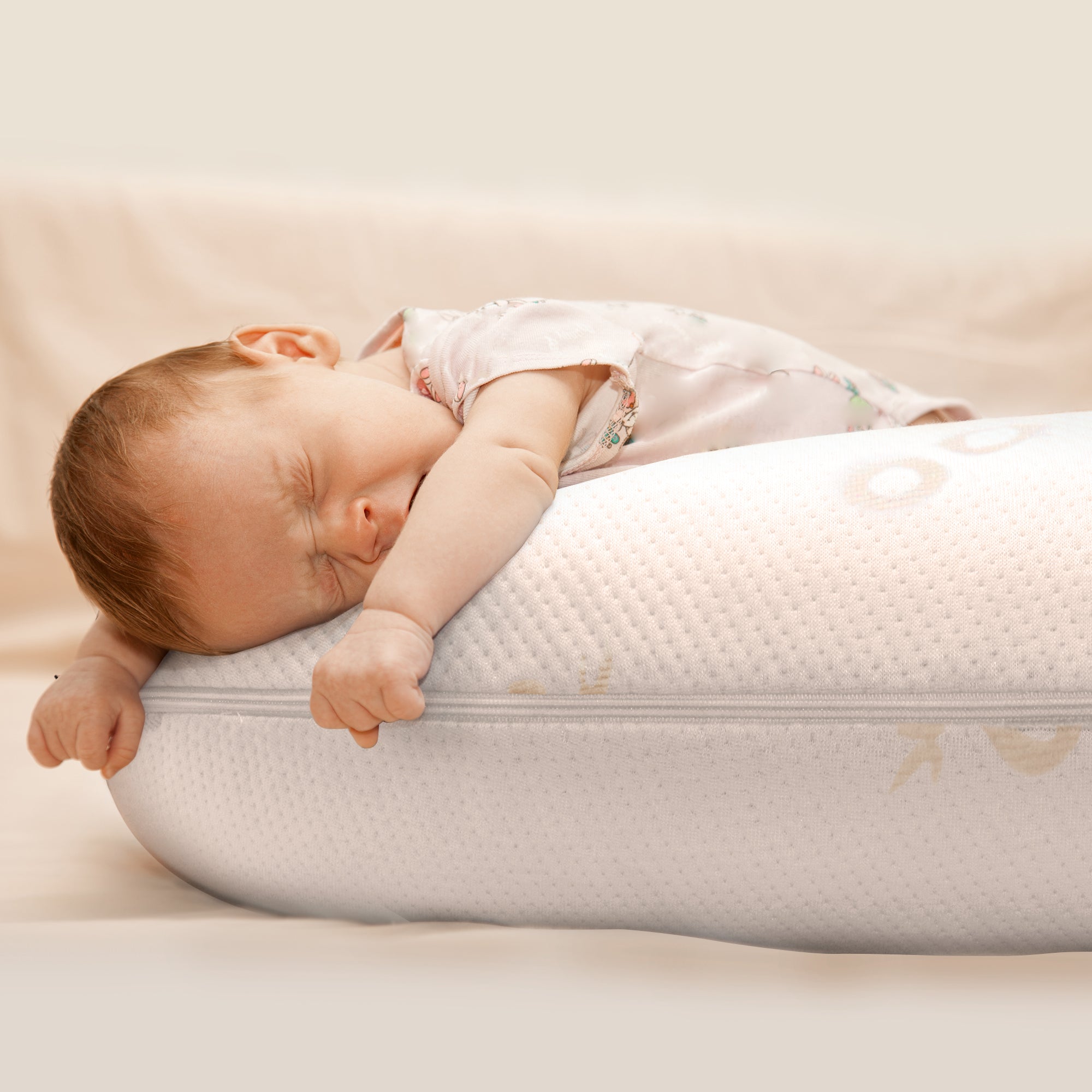 babyworks™ Feeding Pillow Leda Health Innovations